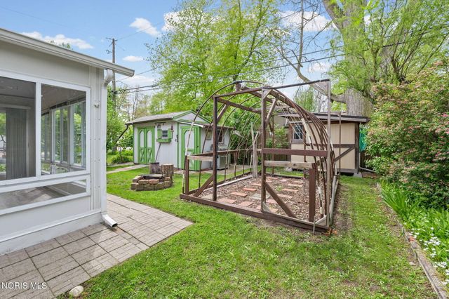 4210 Stock Avenue, Toledo, OH 43623