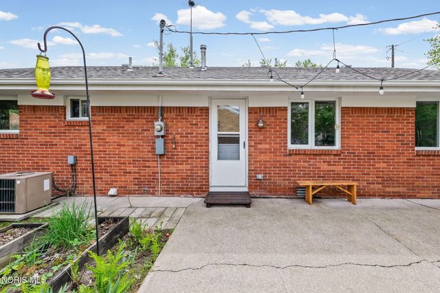4210 Stock Avenue, Toledo, OH 43623