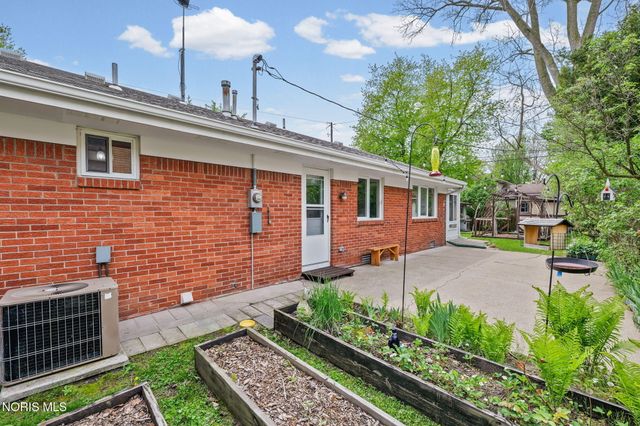 4210 Stock Avenue, Toledo, OH 43623