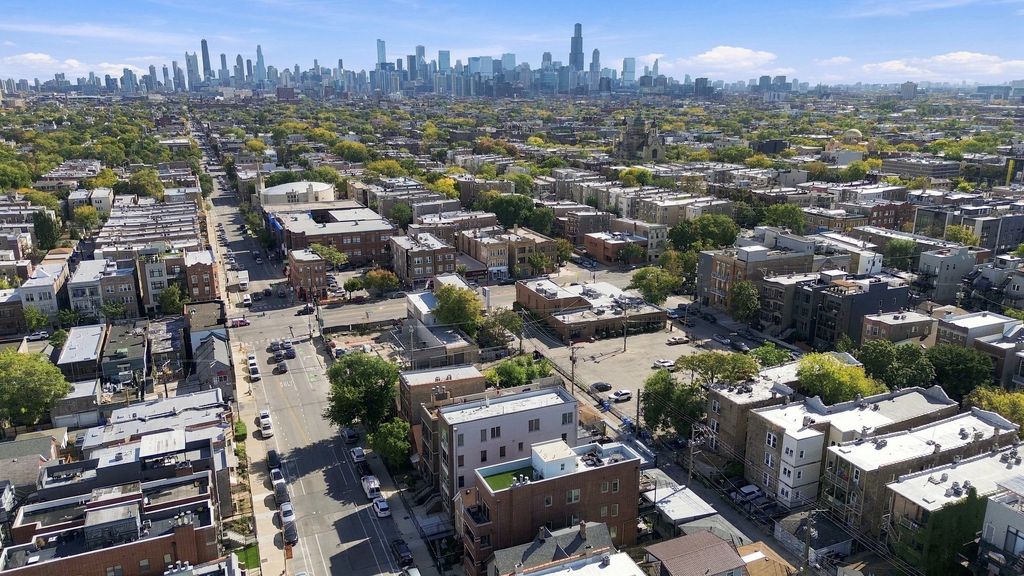 2435 W Augusta Boulevard 3, Chicago, IL 60622 — photo 2