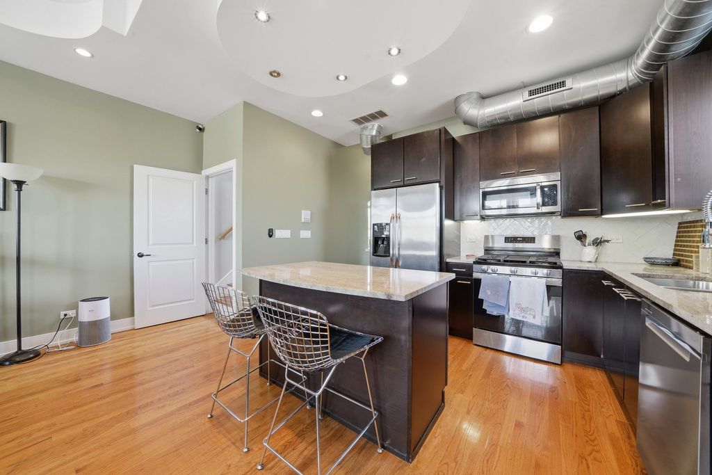 2435 W Augusta Boulevard 3, Chicago, IL 60622 — photo 5
