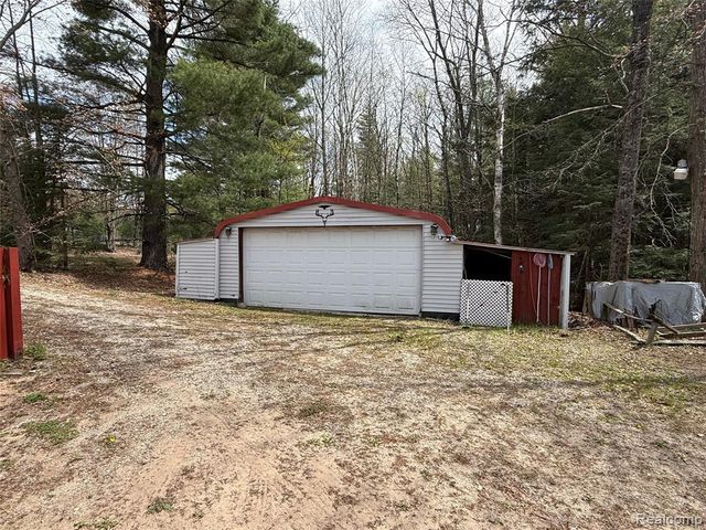 11245 Cedar Road, Lake, MI 48632