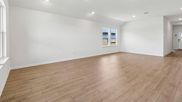 25529 Farmers Crop LN, Elgin, TX 78621