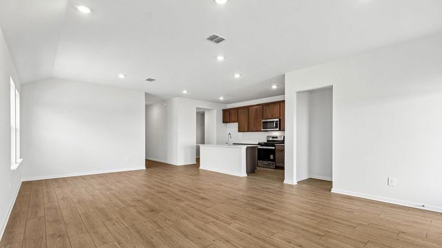 25529 Farmers Crop LN, Elgin, TX 78621