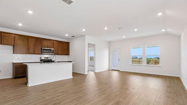 25529 Farmers Crop LN, Elgin, TX 78621