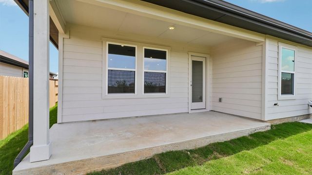 25529 Farmers Crop LN, Elgin, TX 78621