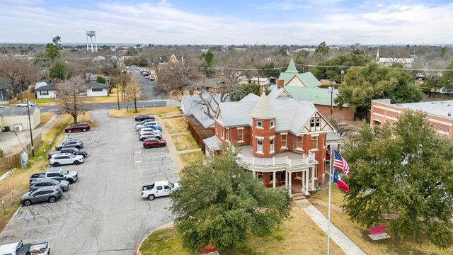25529 Farmers Crop LN, Elgin, TX 78621