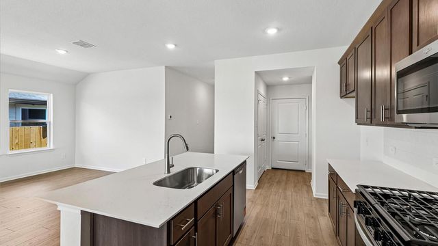 25529 Farmers Crop LN, Elgin, TX 78621
