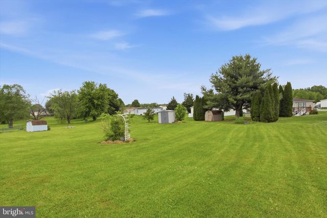 117 LIBERTY DR, New Oxford, PA 17350