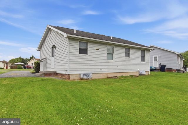 117 LIBERTY DR, New Oxford, PA 17350
