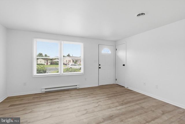 117 LIBERTY DR, New Oxford, PA 17350