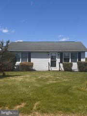 117 LIBERTY DR, New Oxford, PA 17350