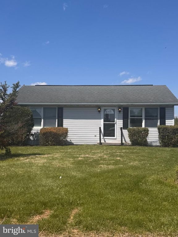117 LIBERTY DR, New Oxford, PA 17350