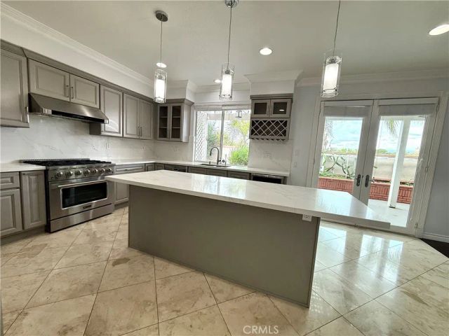 1202 Summerview, Huntington Beach, CA 92648