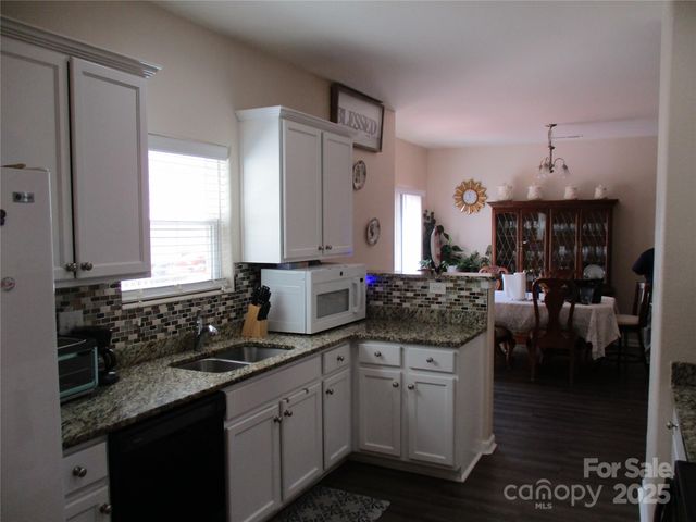 4008 Tulocay Lane, Charlotte, NC 28215