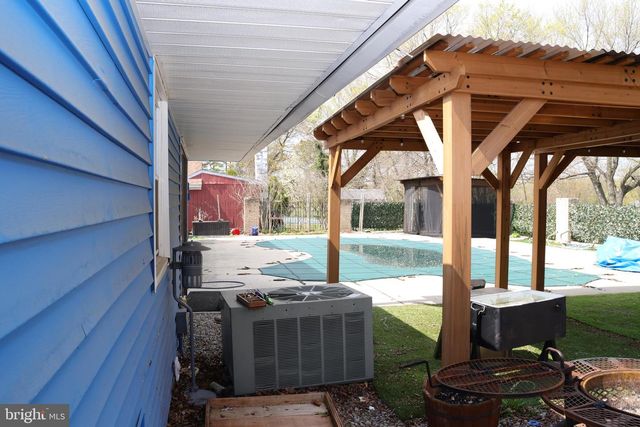 32 COUNTRY CLUB ROAD, Willingboro, NJ 08046