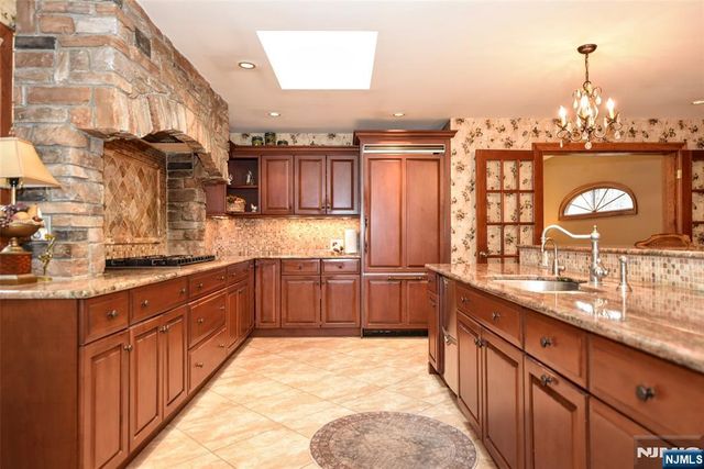 133 Oak Drive, Upper Saddle River, NJ 07458