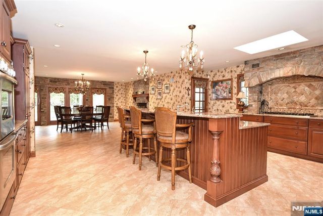 133 Oak Drive, Upper Saddle River, NJ 07458