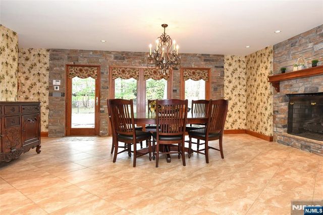 133 Oak Drive, Upper Saddle River, NJ 07458