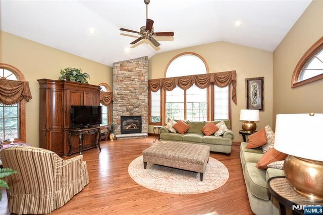 133 Oak Drive, Upper Saddle River, NJ 07458