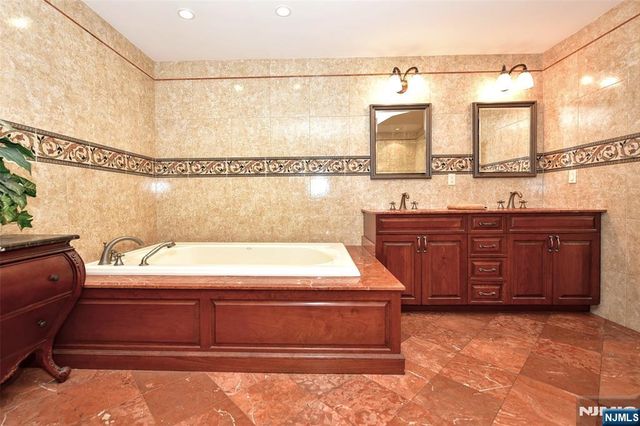 133 Oak Drive, Upper Saddle River, NJ 07458