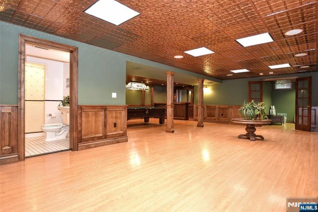 133 Oak Drive, Upper Saddle River, NJ 07458