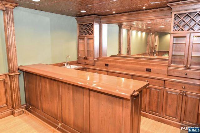 133 Oak Drive, Upper Saddle River, NJ 07458