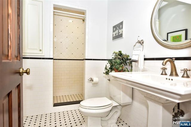 133 Oak Drive, Upper Saddle River, NJ 07458