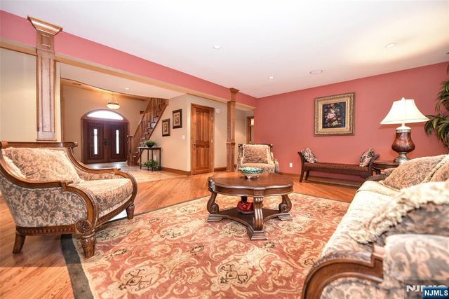 133 Oak Drive, Upper Saddle River, NJ 07458