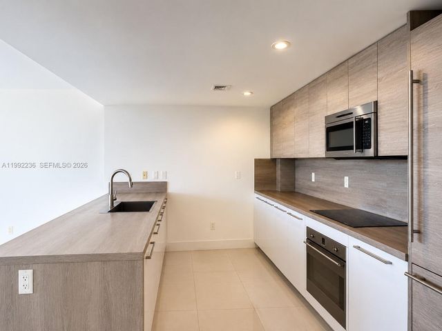 400 Sunny Isles Boulevard 819, Sunny Isles Beach, FL 33160