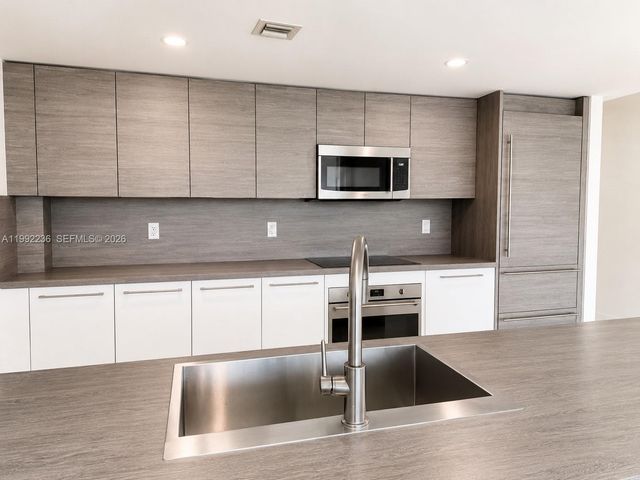 400 Sunny Isles Boulevard 819, Sunny Isles Beach, FL 33160