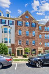 7504 BRUNSON CIR #12H, Gainesville, VA 20155