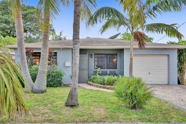 208 SW 2nd Ave, Hallandale Beach, FL 33009