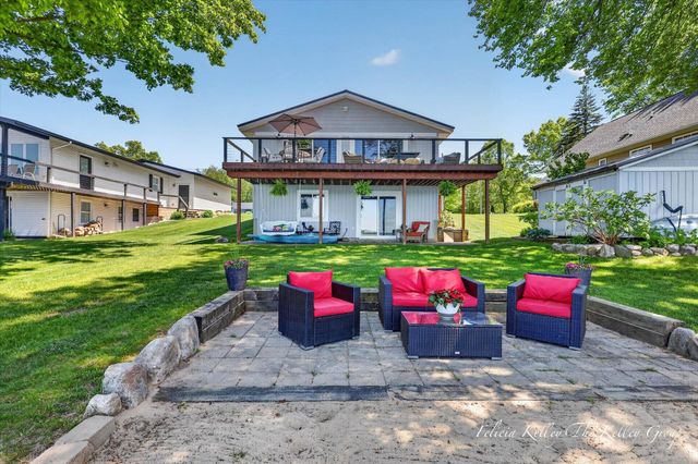 17230 Warrior Drive, Howard City, MI 49329