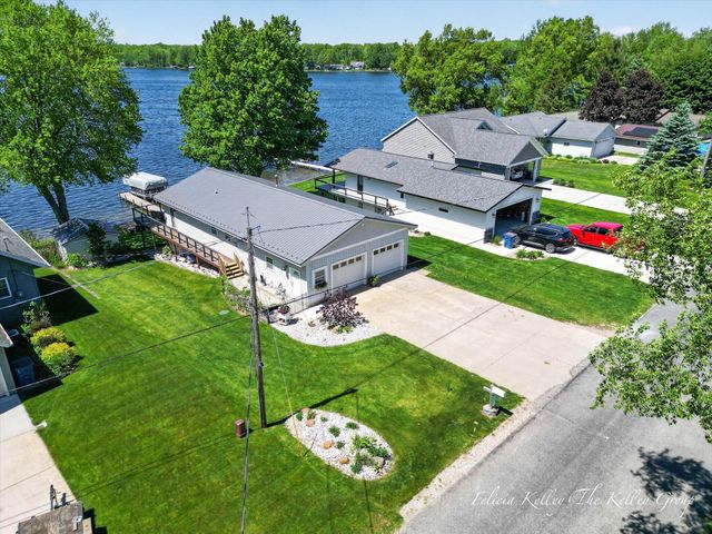 17230 Warrior Drive, Howard City, MI 49329