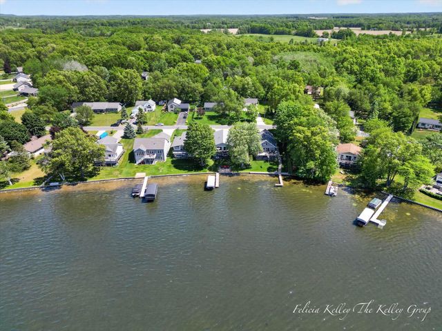 17230 Warrior Drive, Howard City, MI 49329