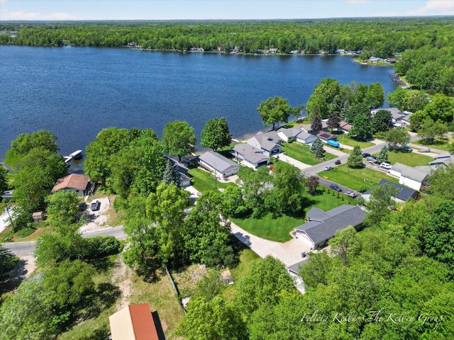 17230 Warrior Drive, Howard City, MI 49329