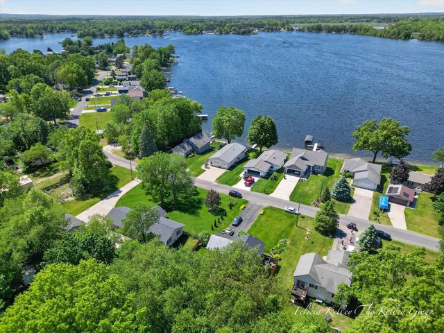 17230 Warrior Drive, Howard City, MI 49329