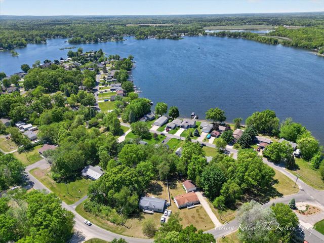 17230 Warrior Drive, Howard City, MI 49329