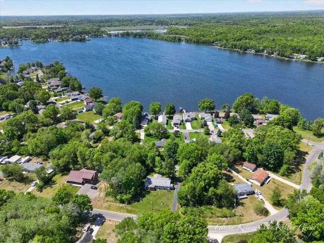 17230 Warrior Drive, Howard City, MI 49329