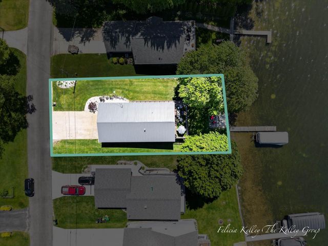 17230 Warrior Drive, Howard City, MI 49329