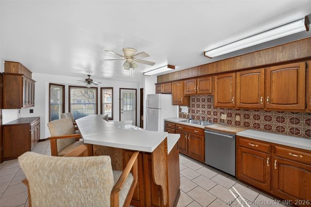 1408 S Veyda Street, Pryor, OK 74361