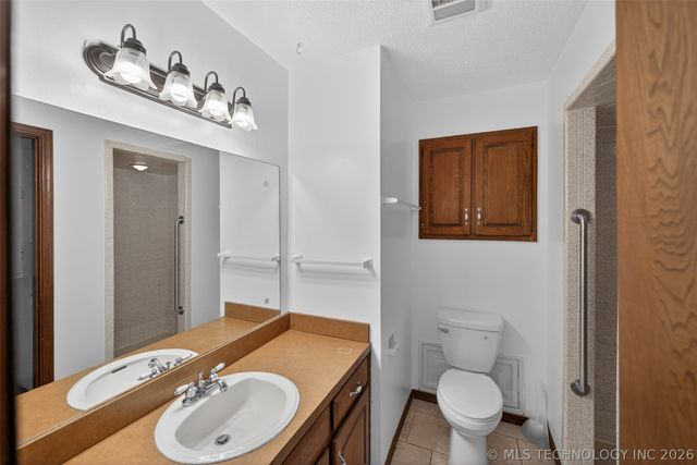 1408 S Veyda Street, Pryor, OK 74361