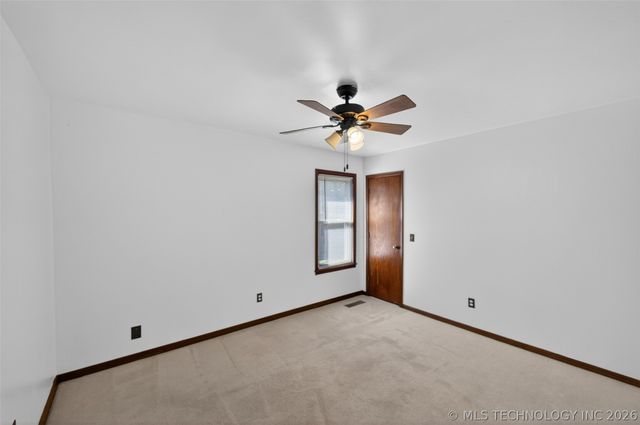 1408 S Veyda Street, Pryor, OK 74361