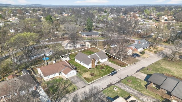 1408 S Veyda Street, Pryor, OK 74361