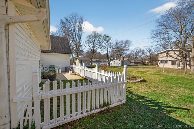 1408 S Veyda Street, Pryor, OK 74361