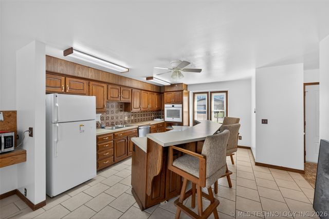 1408 S Veyda Street, Pryor, OK 74361