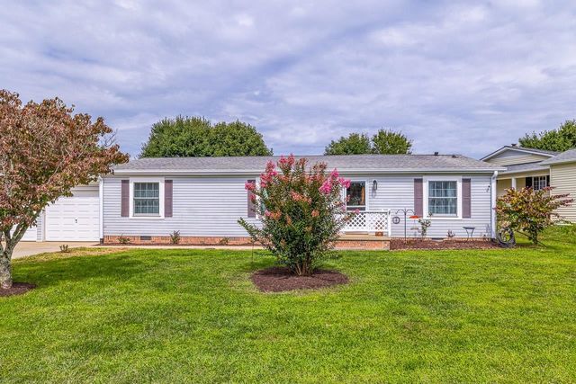 445 Riverwind Drive, Hendersonville, NC 28739