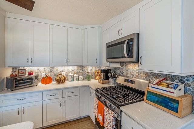 445 Riverwind Drive, Hendersonville, NC 28739