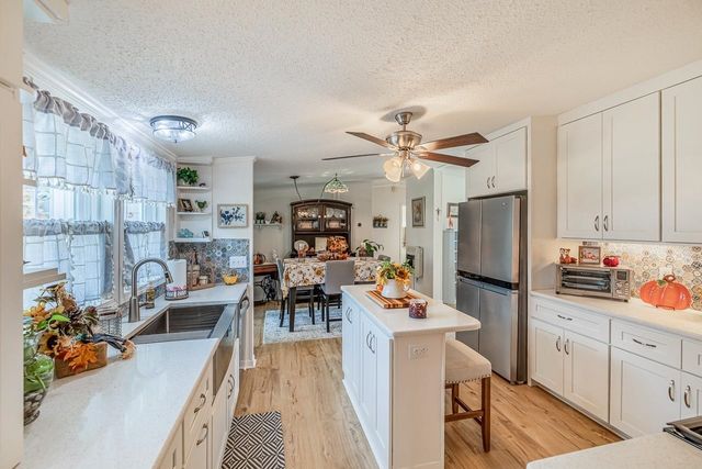 445 Riverwind Drive, Hendersonville, NC 28739